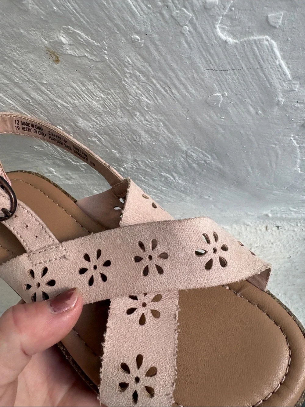 Girls size 13 pink Old Navy faux-suede platform sandals